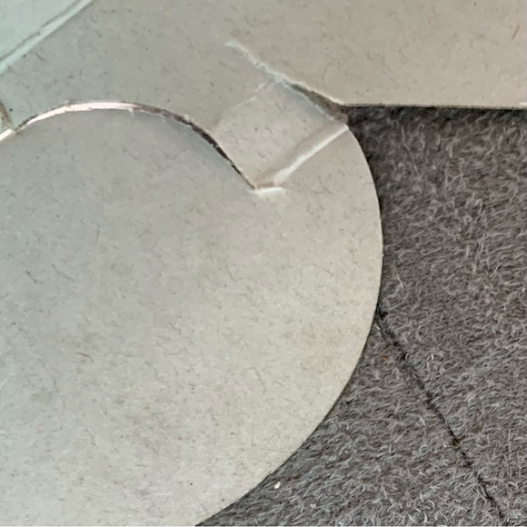 🔴 DISNEY GIFT BOX CHARACTERS GRAPHICS COMES FLAT EMPTY TO USE OR COLLECT - Picture 11 of 14